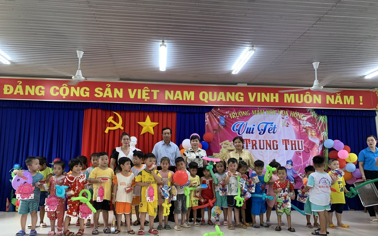 Tết Trung thu của trường mầm non Hoa Hồng